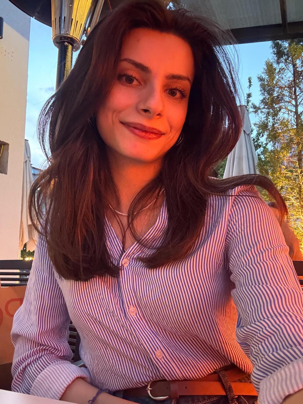 Arife Çınar Profil Fotoğrafı